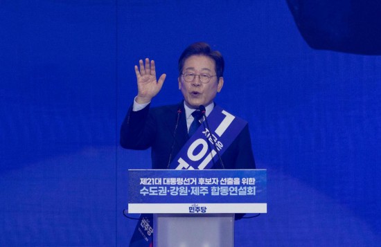韩国总统选举对战格局初显 李在明领先优势扩大