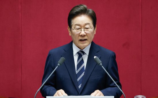 李在明就任后首次发表施政演说：要不分阵营立足韩国国家利益推进外交